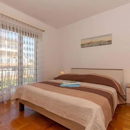 Three Bedroom In Biograd Guest house *