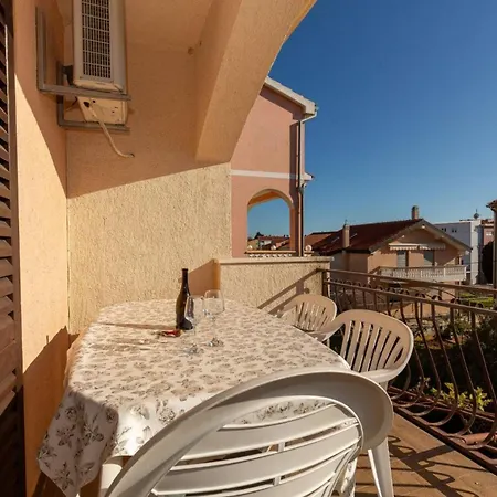 Three Bedroom In Biograd *