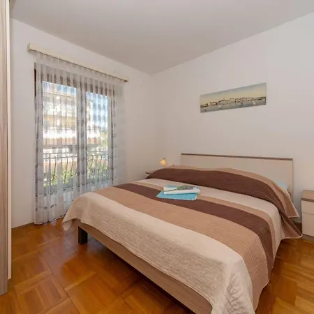 Three Bedroom In Biograd Guest house *