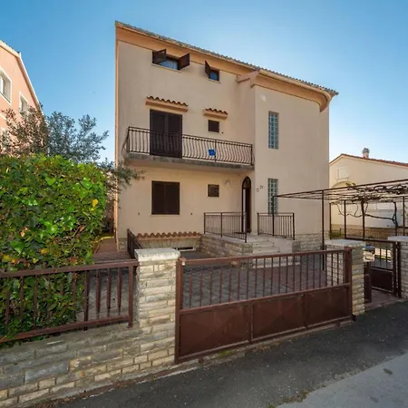 Guest house Three Bedroom In Biograd Biograd Na Moru