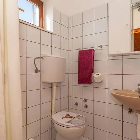 Guest house Three Bedroom In Biograd Biograd Na Moru