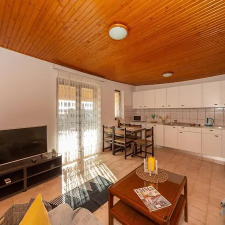 Guest house Three Bedroom In Biograd Biograd Na Moru