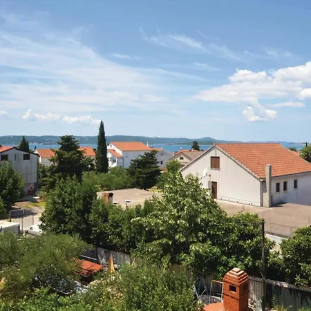 Guest house Three Bedroom In Biograd *