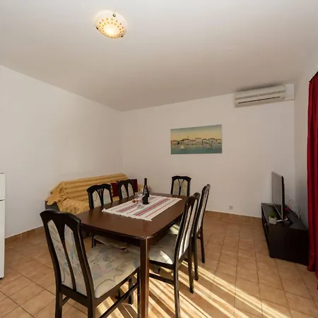 Vendégház Three Bedroom In Biograd *