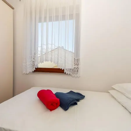 Three Bedroom In Biograd Vendégház