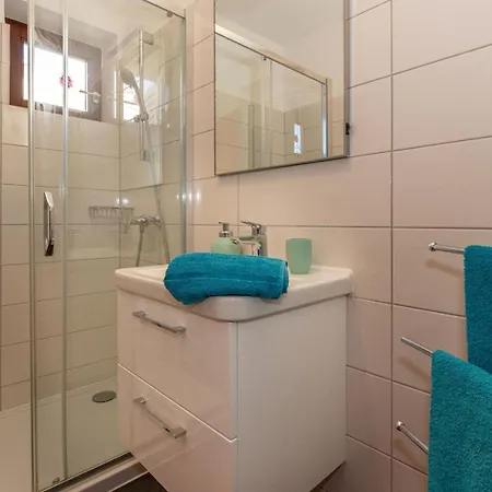 Vendégház Three Bedroom In Biograd